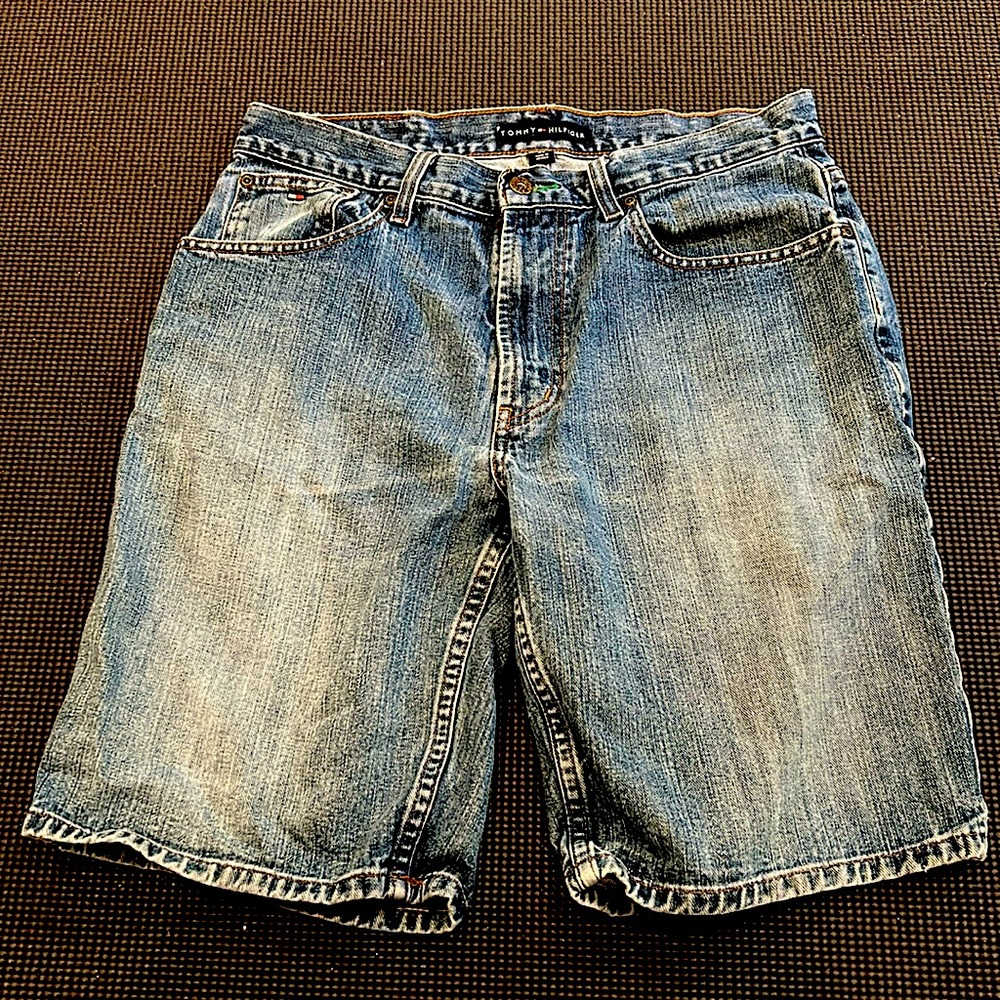 Men’s Tommy Hilfiger denim shorts sz 32